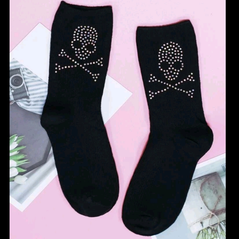 Black skull & crossbones rhinestone socks NEW